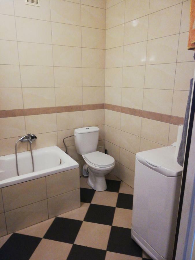 Pokoje Przy Rondzie Apartman Częstochowa Kültér fotó