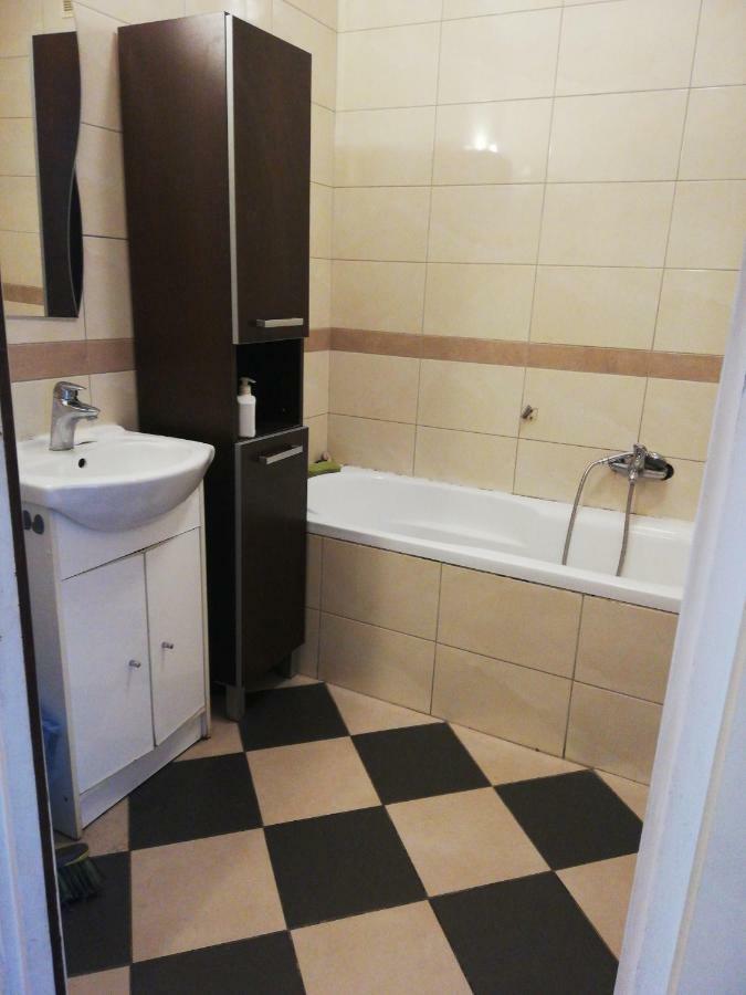 Pokoje Przy Rondzie Apartman Częstochowa Kültér fotó